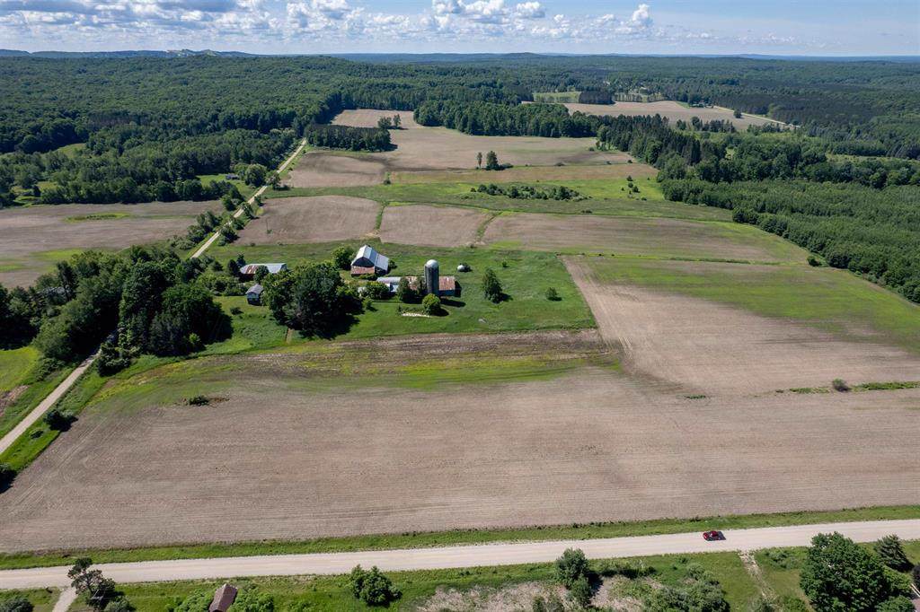 3102 9 Road - Photo 1