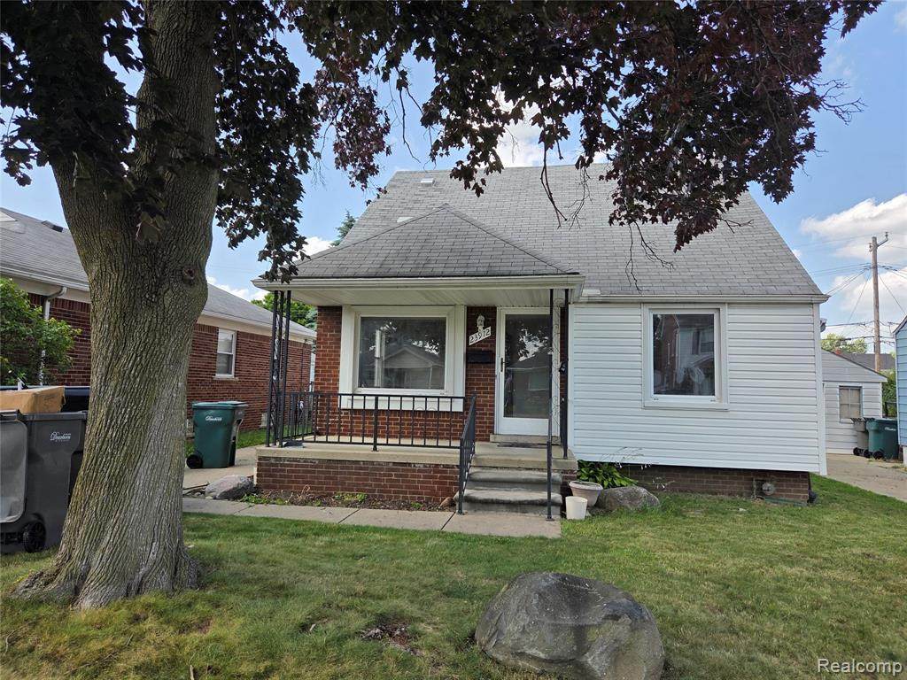 23912 Hollander Street - Photo 1