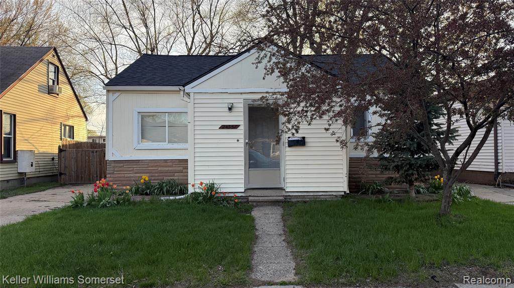 24357 Lauren Avenue - Photo 1