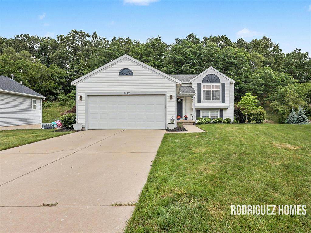 2007 Sandrel Drive - Photo 1