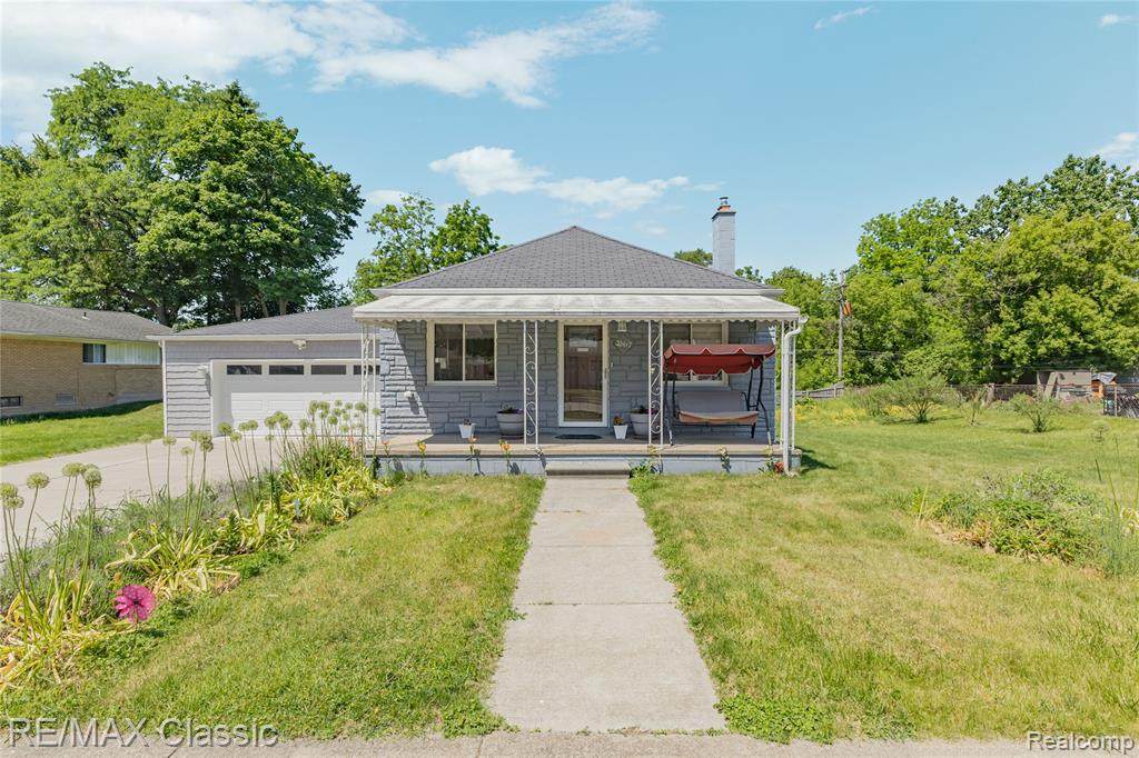 32417 Linderman Avenue - Photo 1