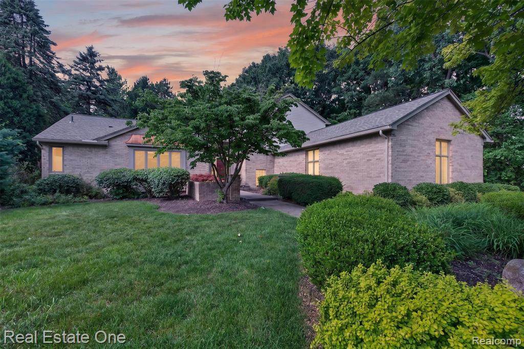 3400 Wedgewood Drive - Photo 1