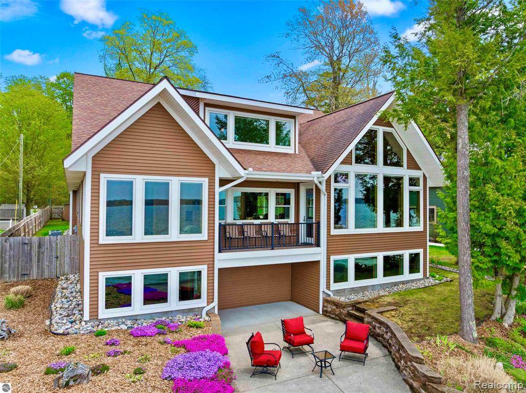 4805 Shore Drive - Photo 1