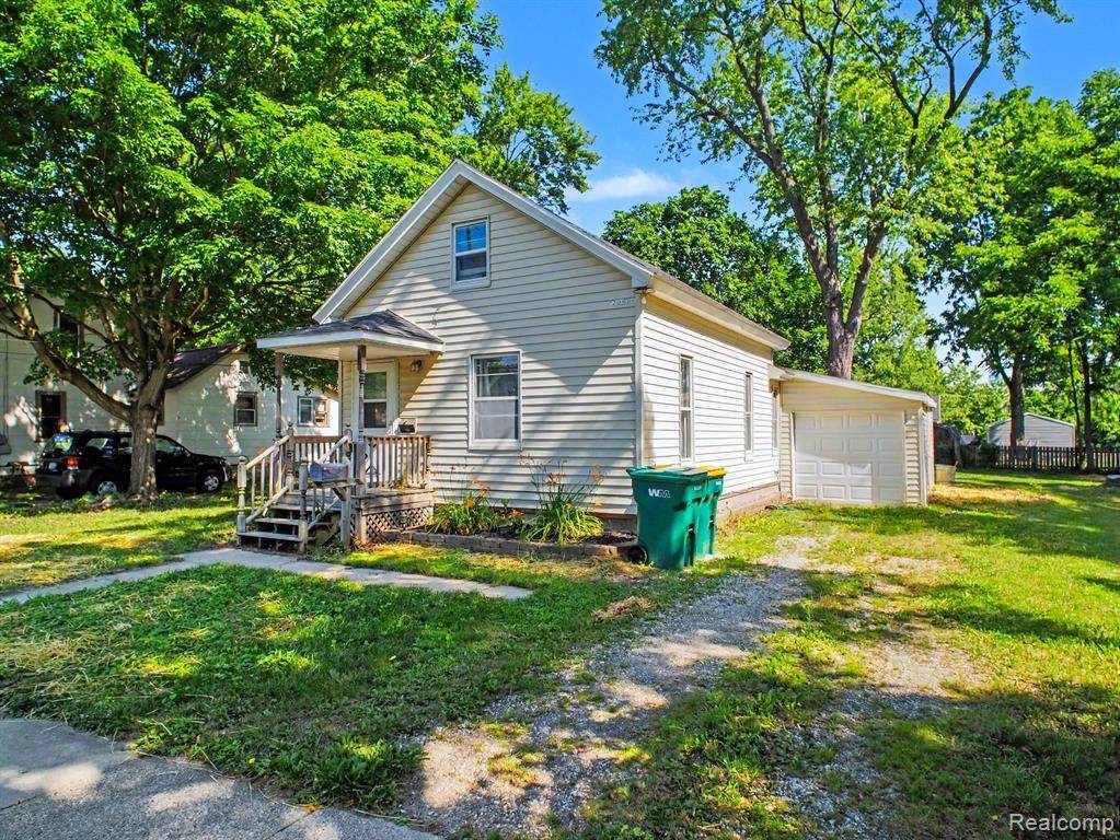 204 Perry Street - Photo 1