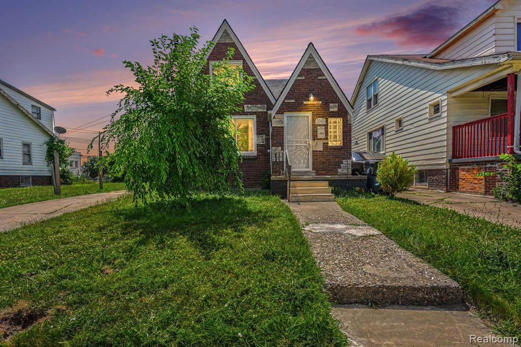 5045 Wayburn Street - Photo 1