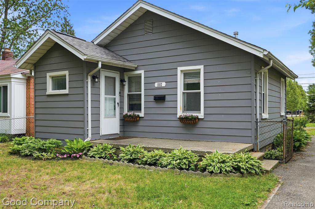 1592 Shevlin Street - Photo 1