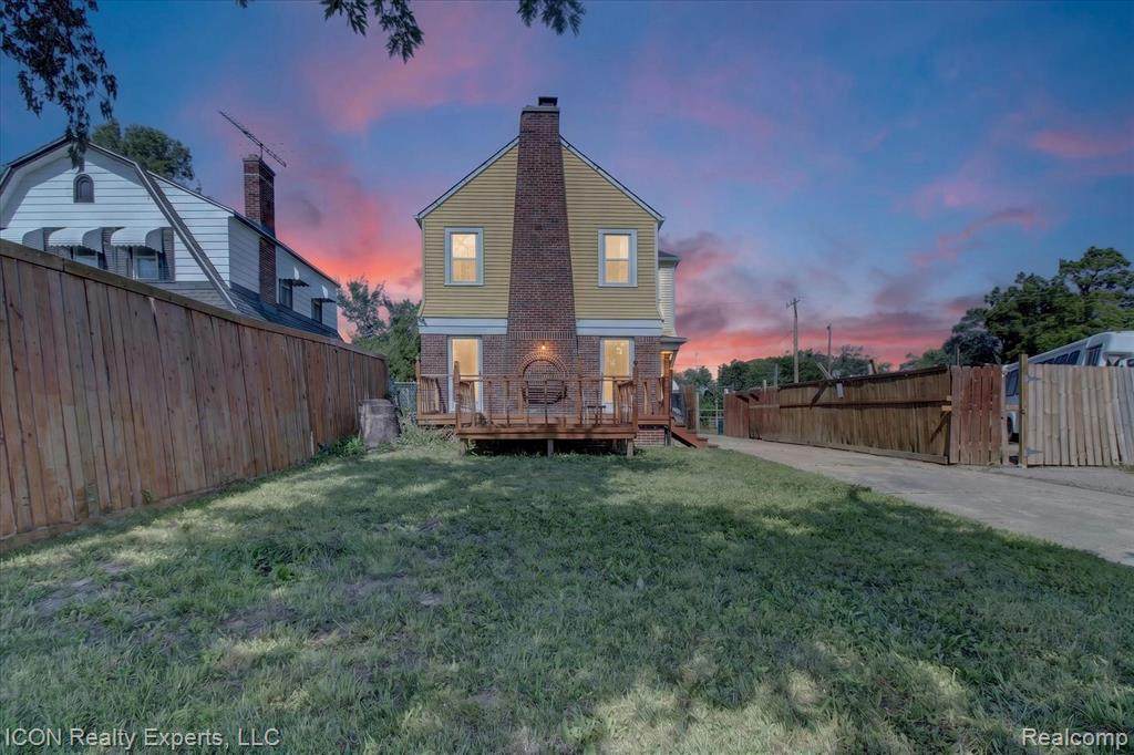 13417 Robson Street - Photo 1