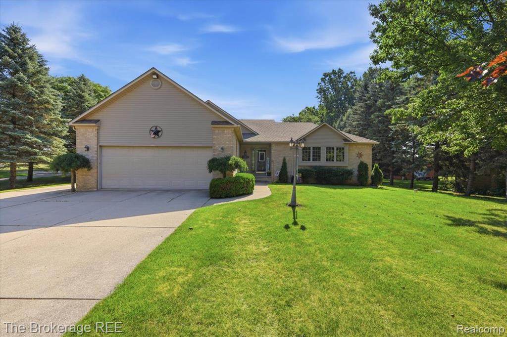 6057 Center Road - Photo 1