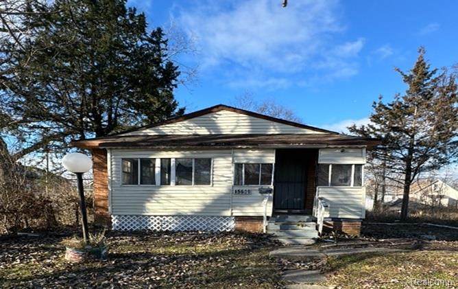 15509 Rosa Parks Boulevard - Photo 1