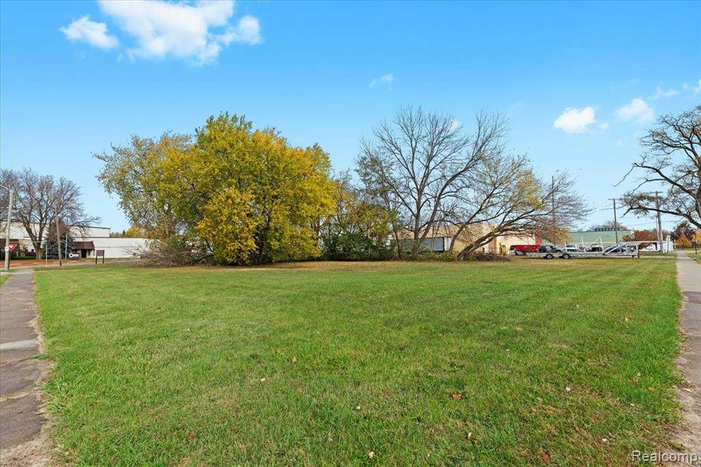 522 Central Avenue - Photo 1