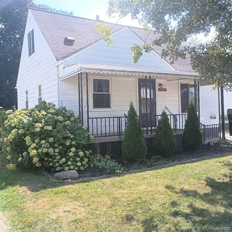 25880 Groveland Street - Photo 1