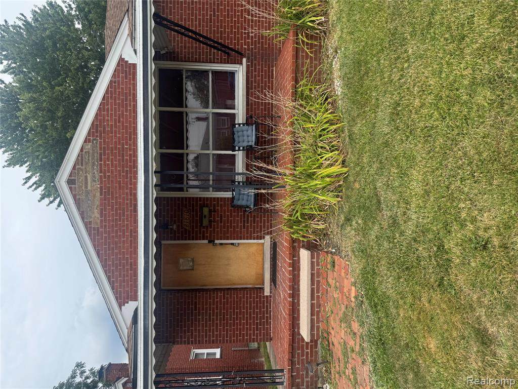 21810 Schroeder Avenue - Photo 1