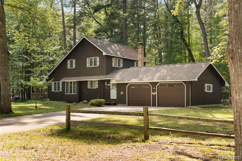 1358 Crawford Avenue - Photo 1