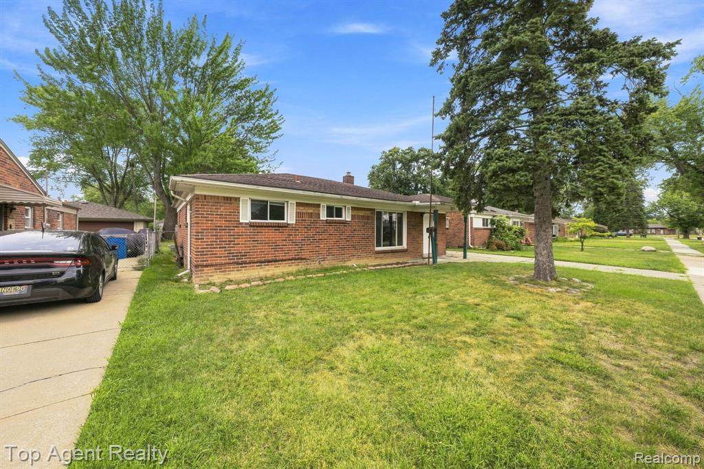 21715 Dexter Court - Photo 1