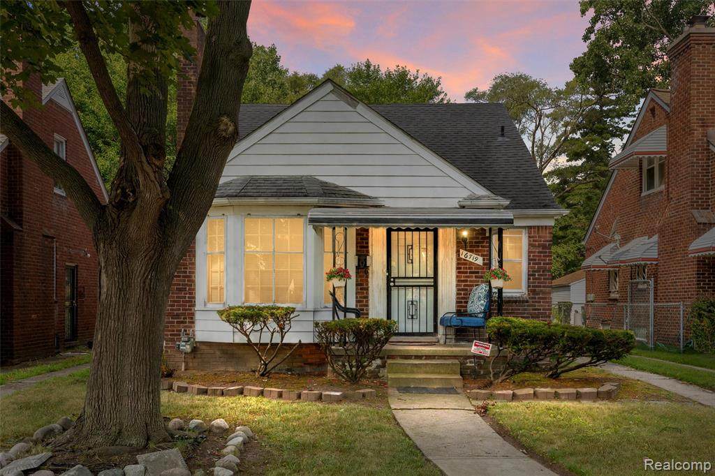 16719 Prevost Street - Photo 1