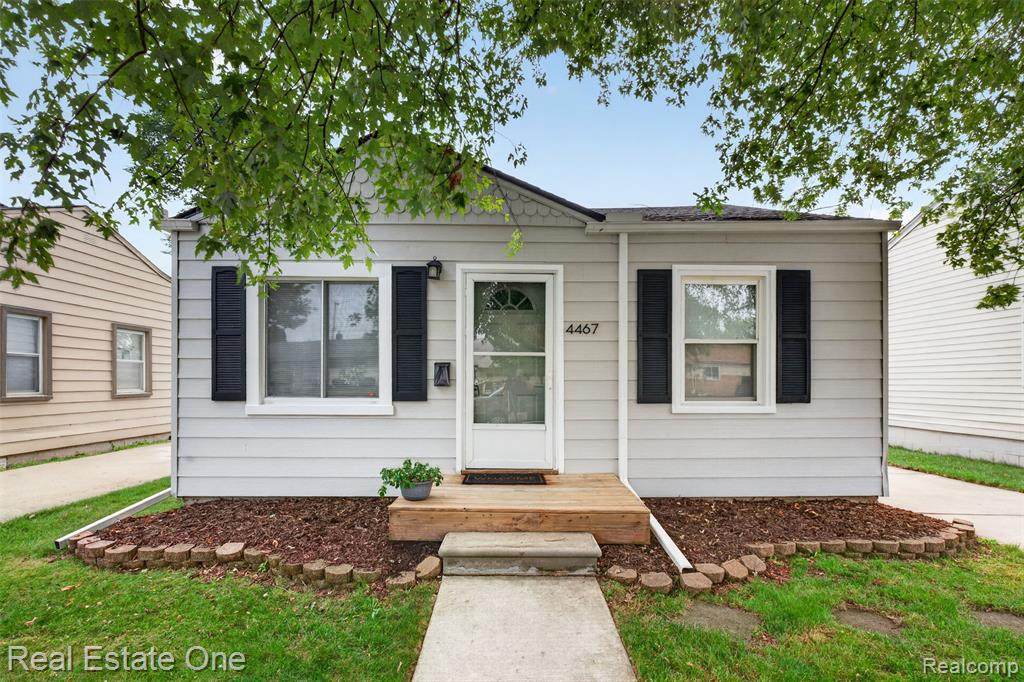 4467 16TH Street - Photo 1