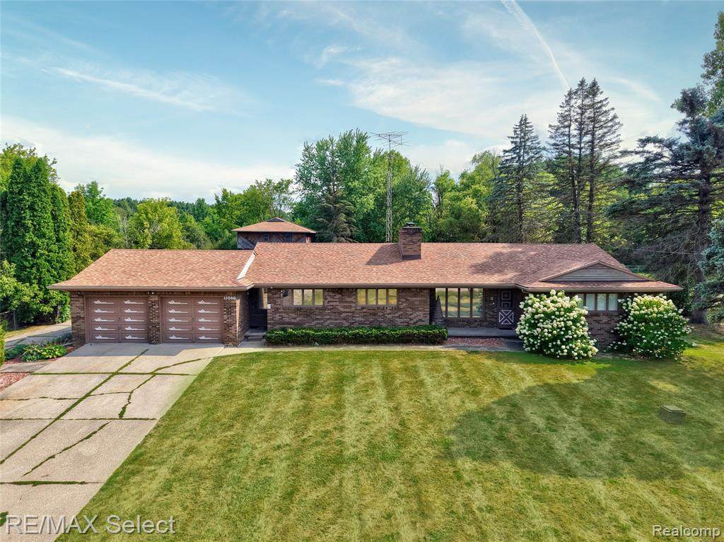 11080 Lapeer Road - Photo 1
