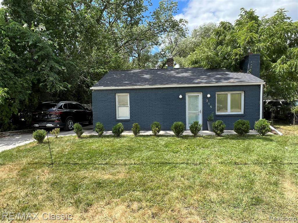 315 Common Street - Photo 1