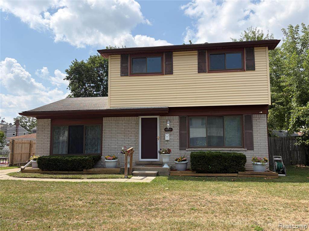 23101 Purdue Avenue - Photo 1