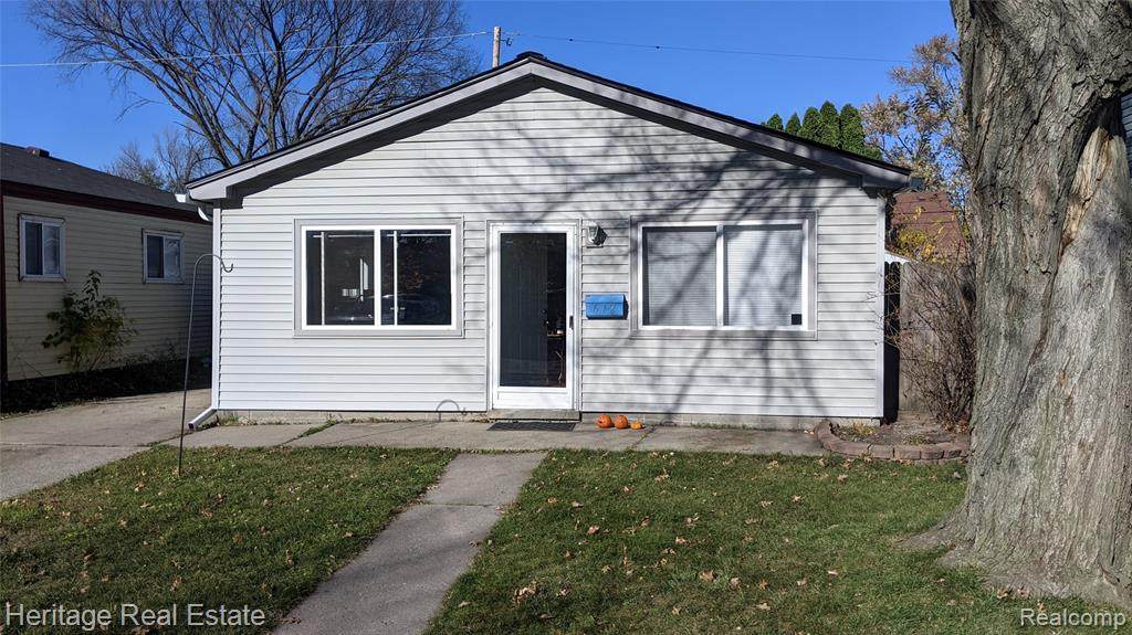 612 Hudson Avenue - Photo 1