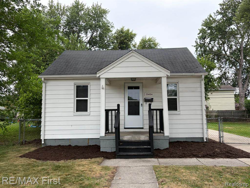 29454 Maplewood Street - Photo 1