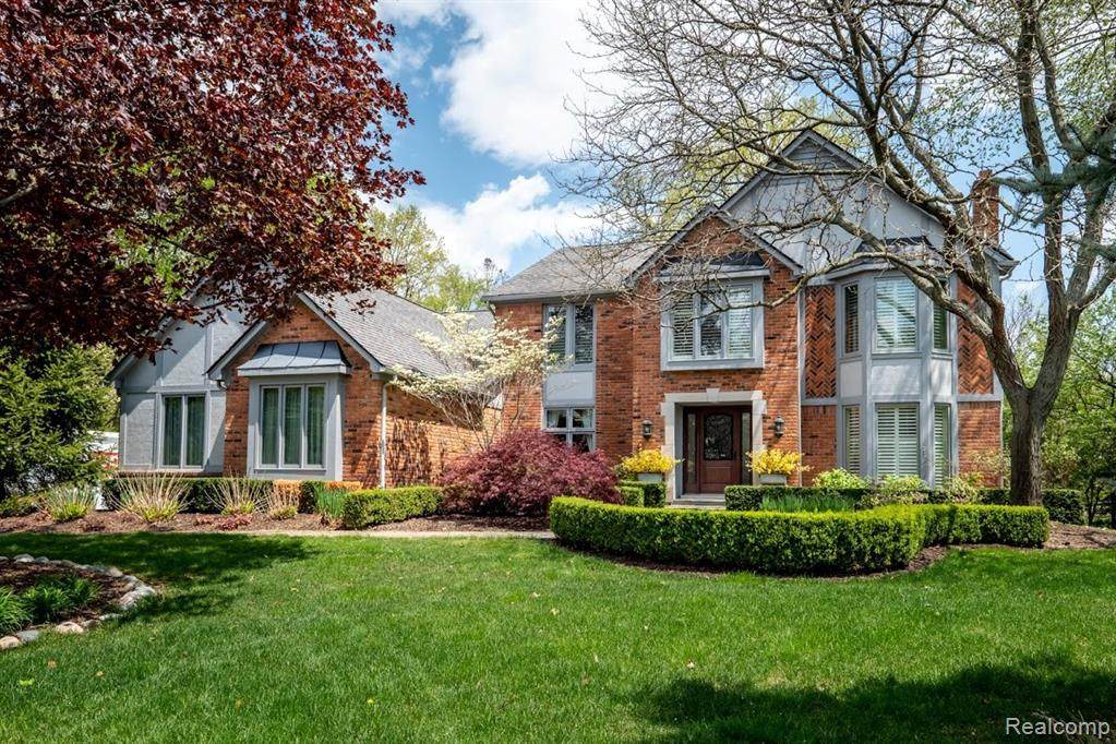 4936 Deepwood Drive - Photo 1