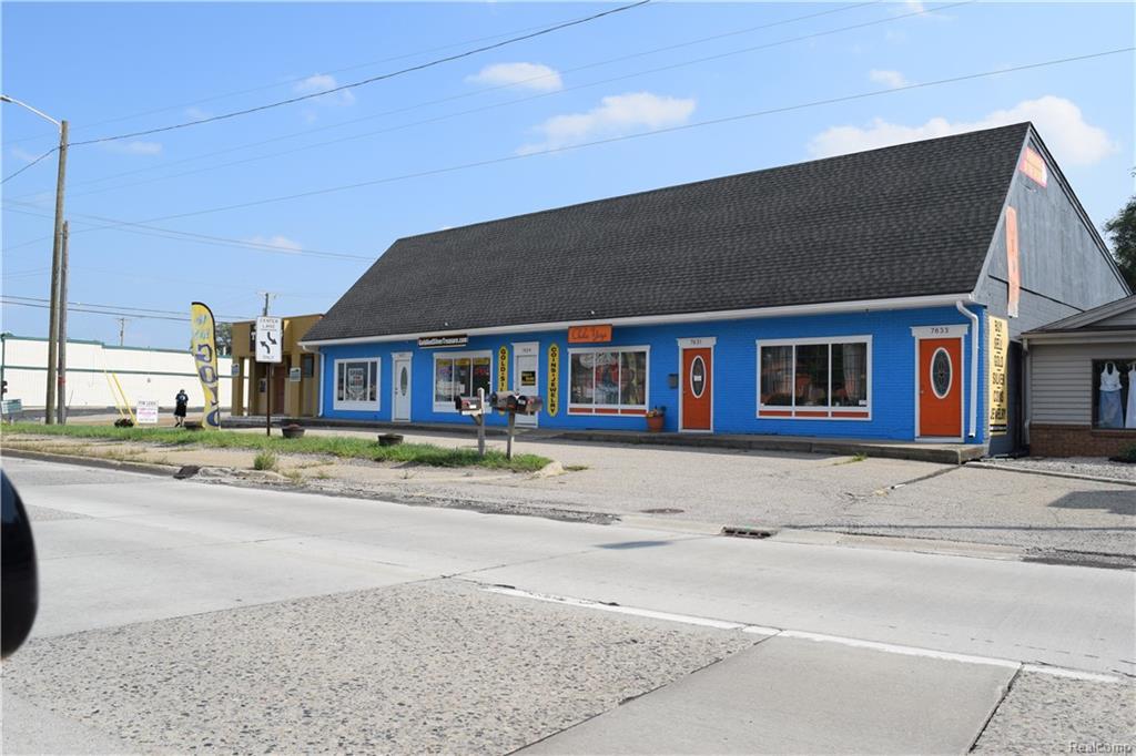 7627 Highland Road - Photo 1