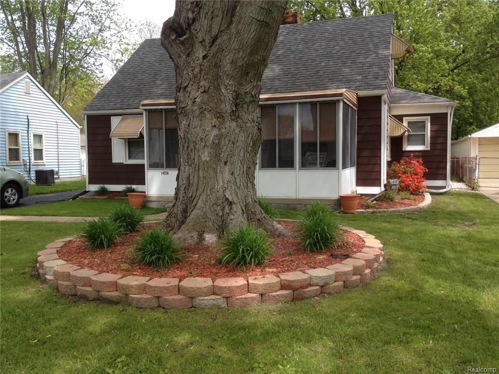 14936 Alexander Street - Photo 1
