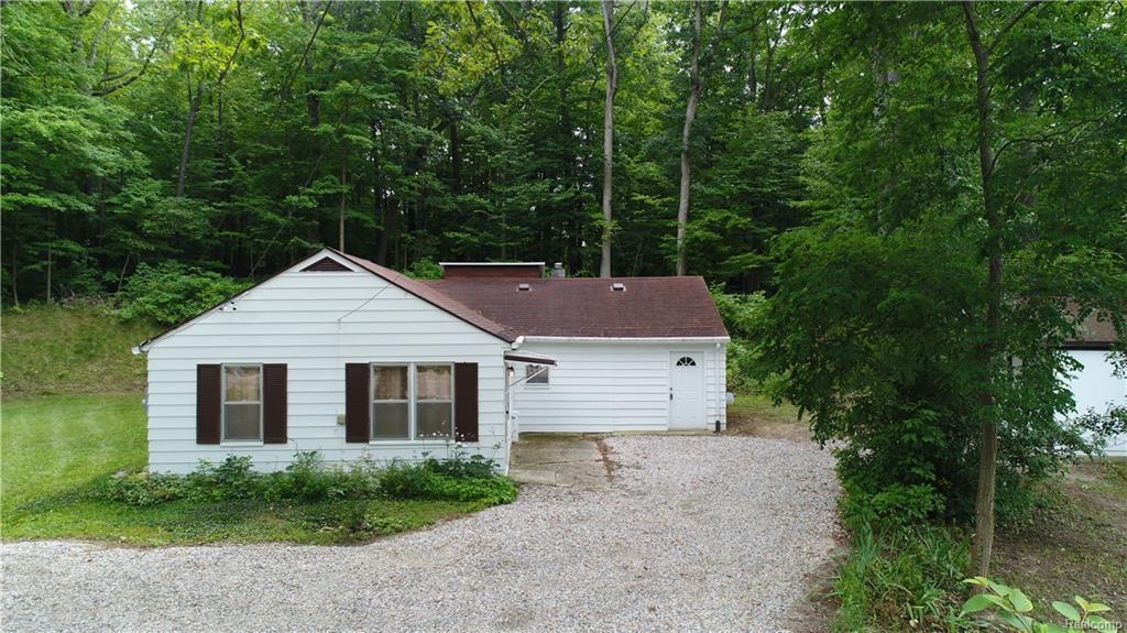 1529 Lakeville Road - Photo 1