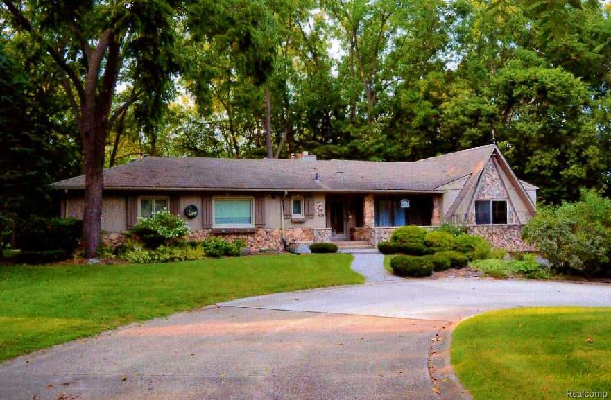 17821 Saint Mary Street - Photo 1