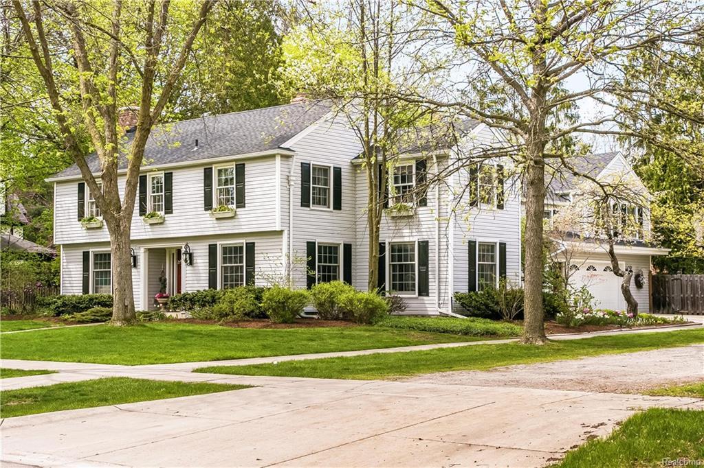 1381 Buckingham Avenue - Photo 1