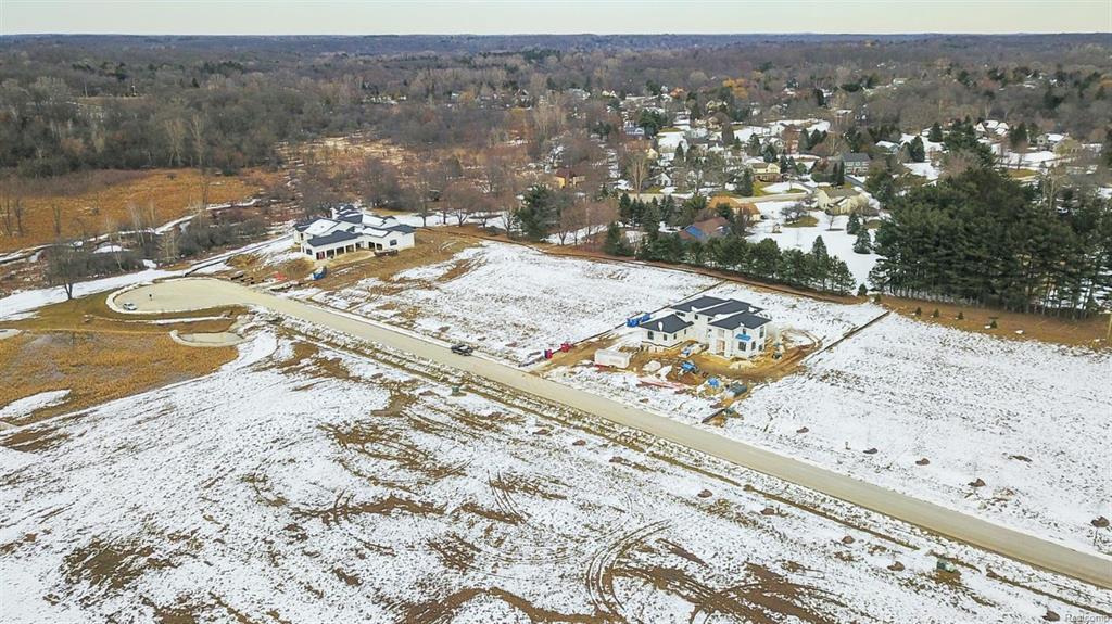 1005 Pine Ridge Court - Photo 1
