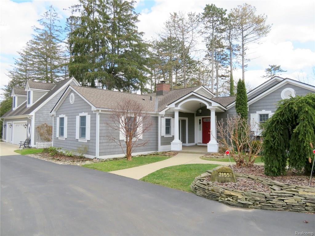 21557 Colonial Court - Photo 1