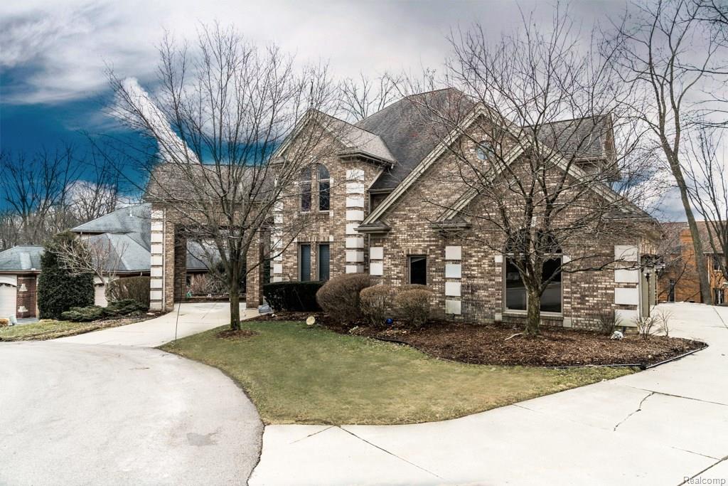 34825 Huntington Court - Photo 1