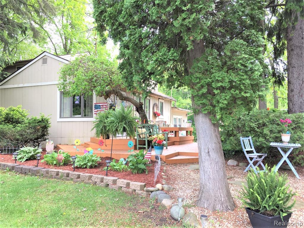 11620 Grand River Road - Photo 1