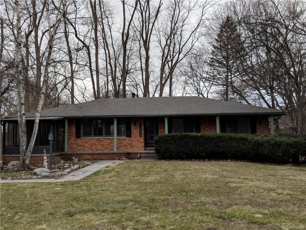 1070 Hillcrest Ave - Photo 1