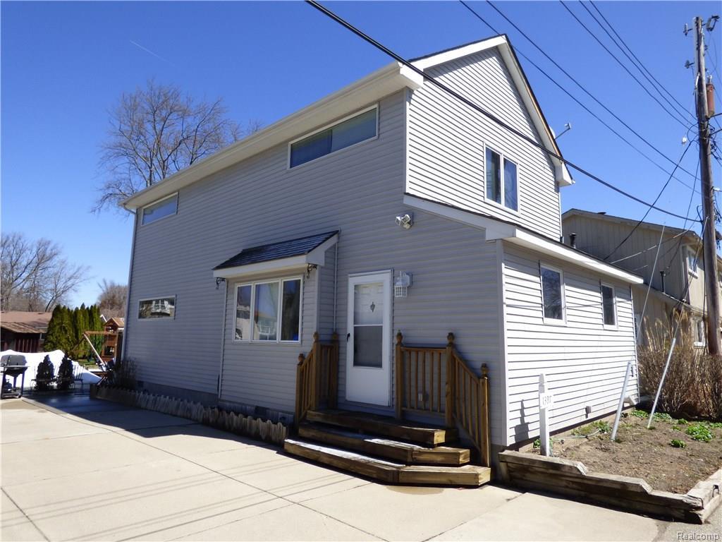 1397 Rossdale Drive - Photo 1