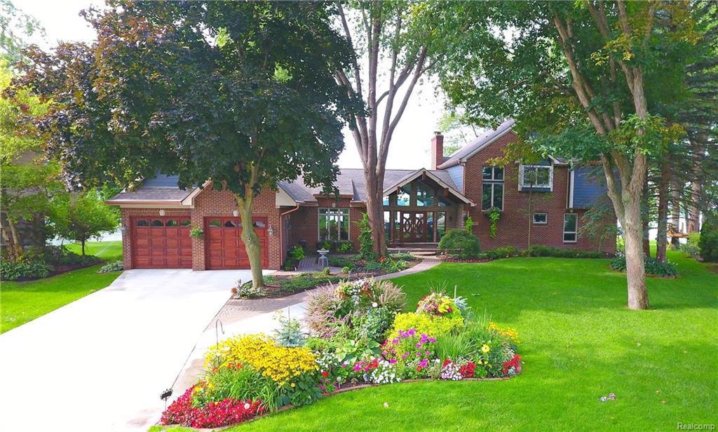 4702 Surfwood Drive - Photo 1