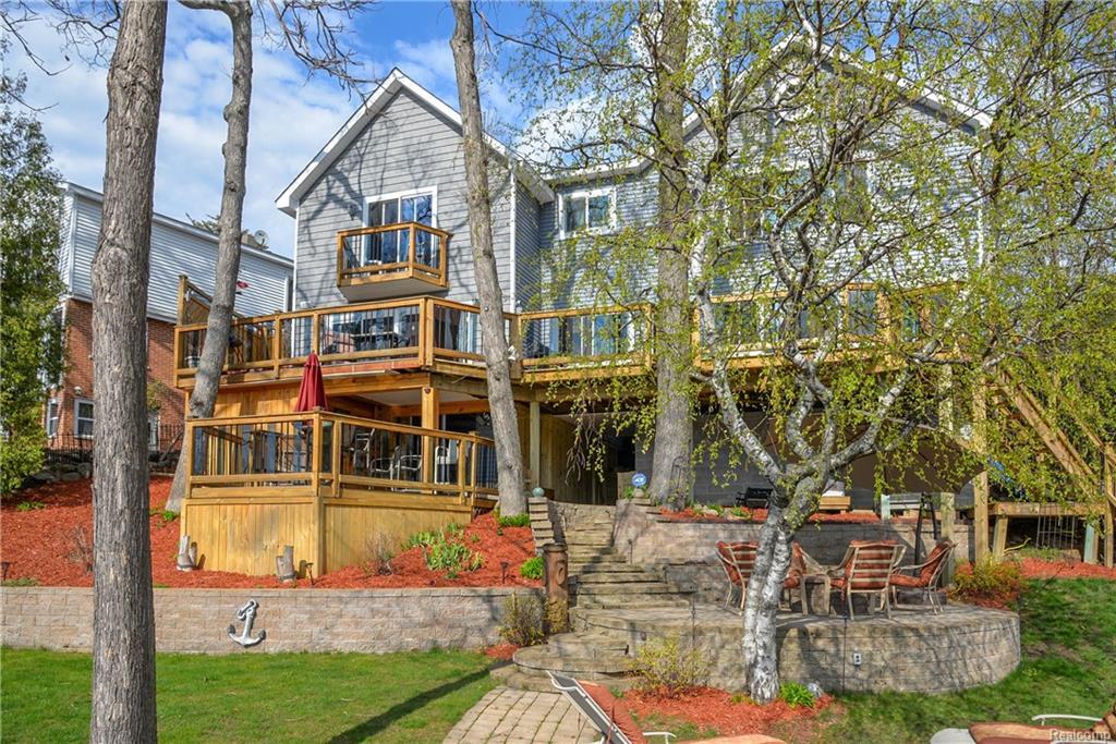 452 Bellevue Avenue - Photo 1