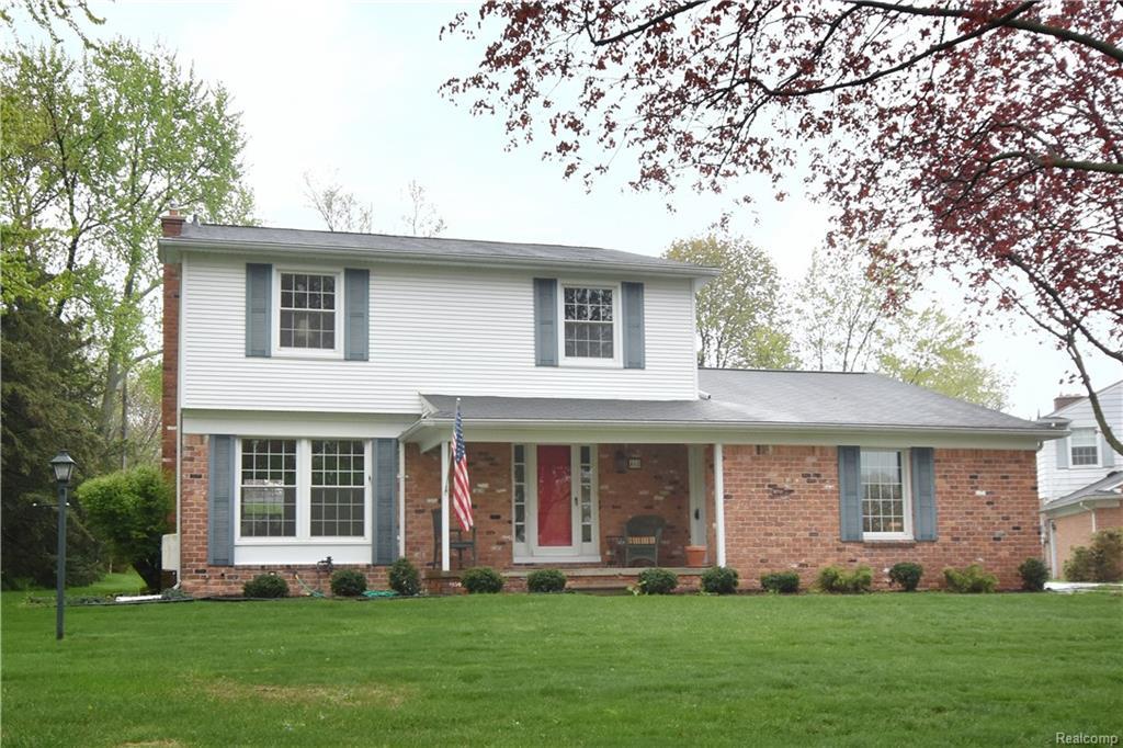 468 Henley Drive - Photo 1