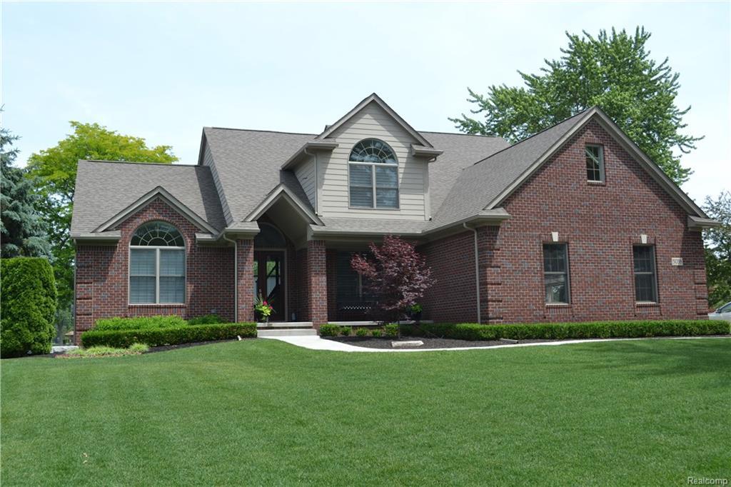 5038 Wavewood Drive - Photo 1