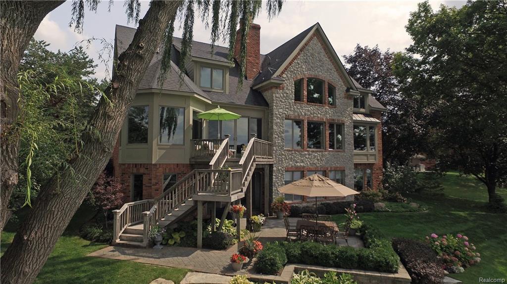 5399 Parview Drive - Photo 1