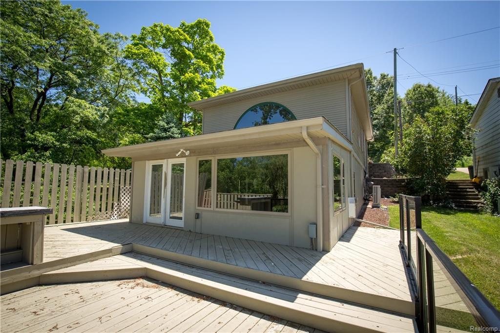 4882 Lakeview Boulevard - Photo 1
