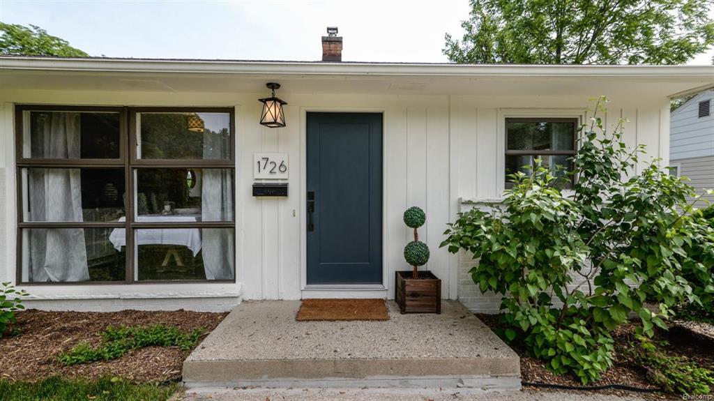 1726 Stadium Boulevard - Photo 1