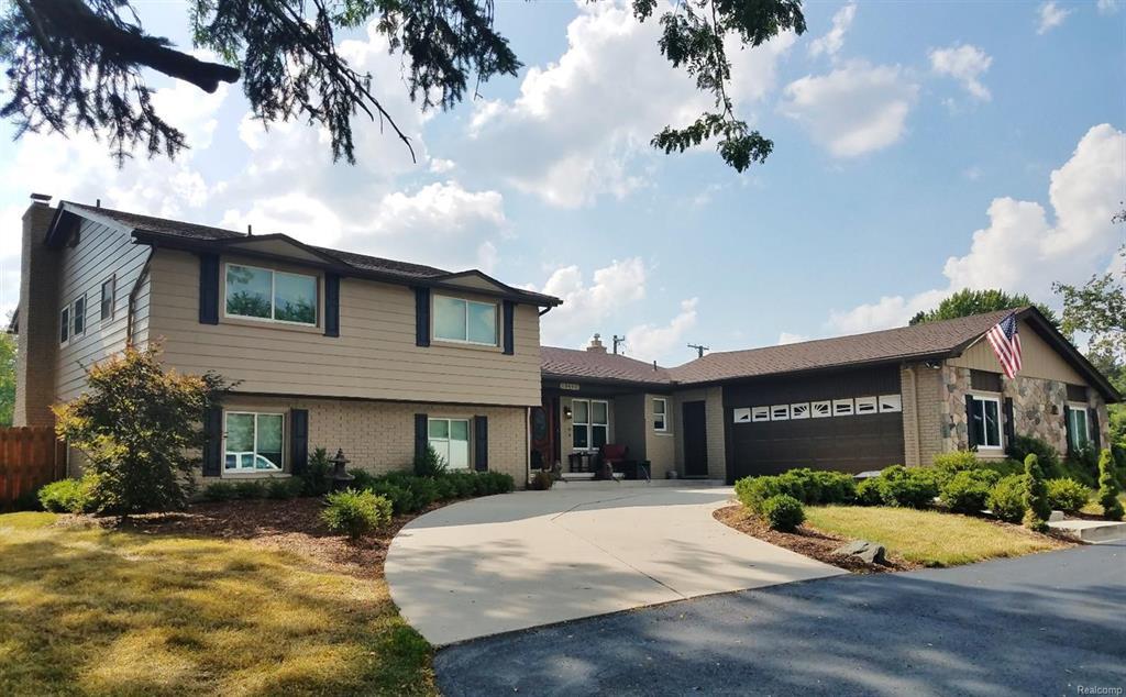 13443 Danbury Court - Photo 1