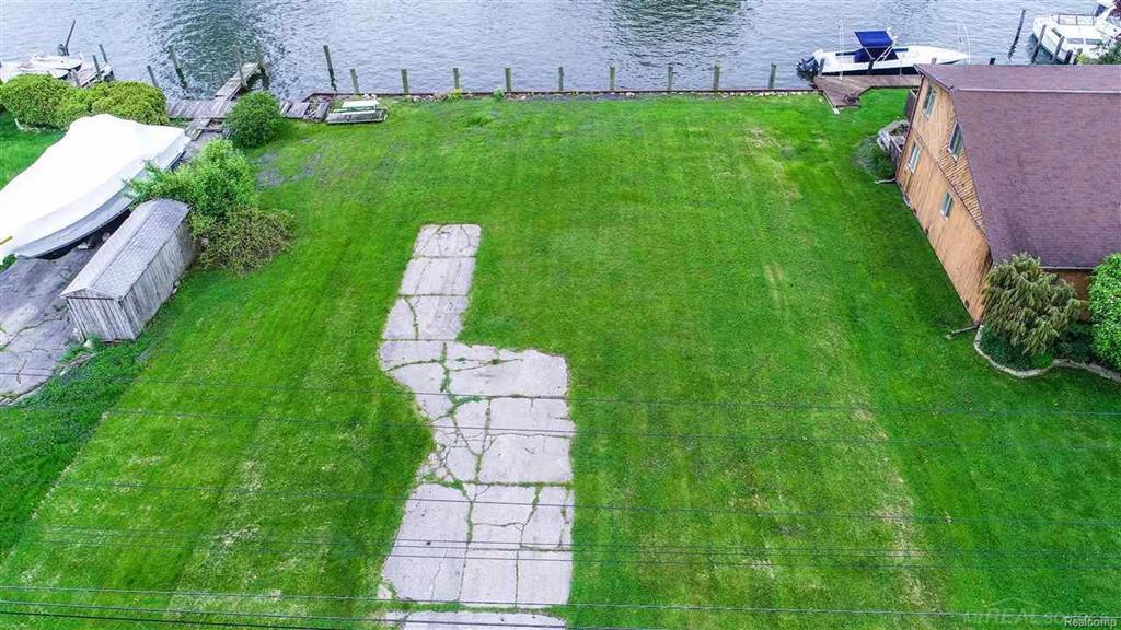 37783 Huron Pointe Dr - Photo 1