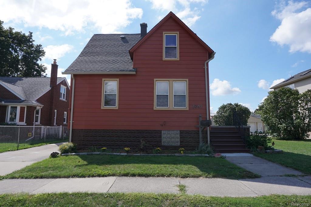 1047 Cedar St - Photo 1