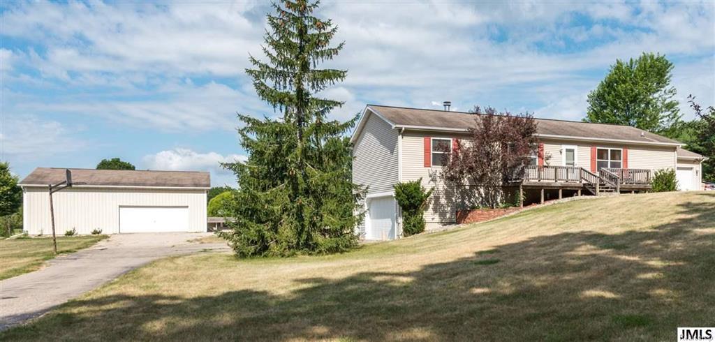 7122 Browns Lake Rd - Photo 1
