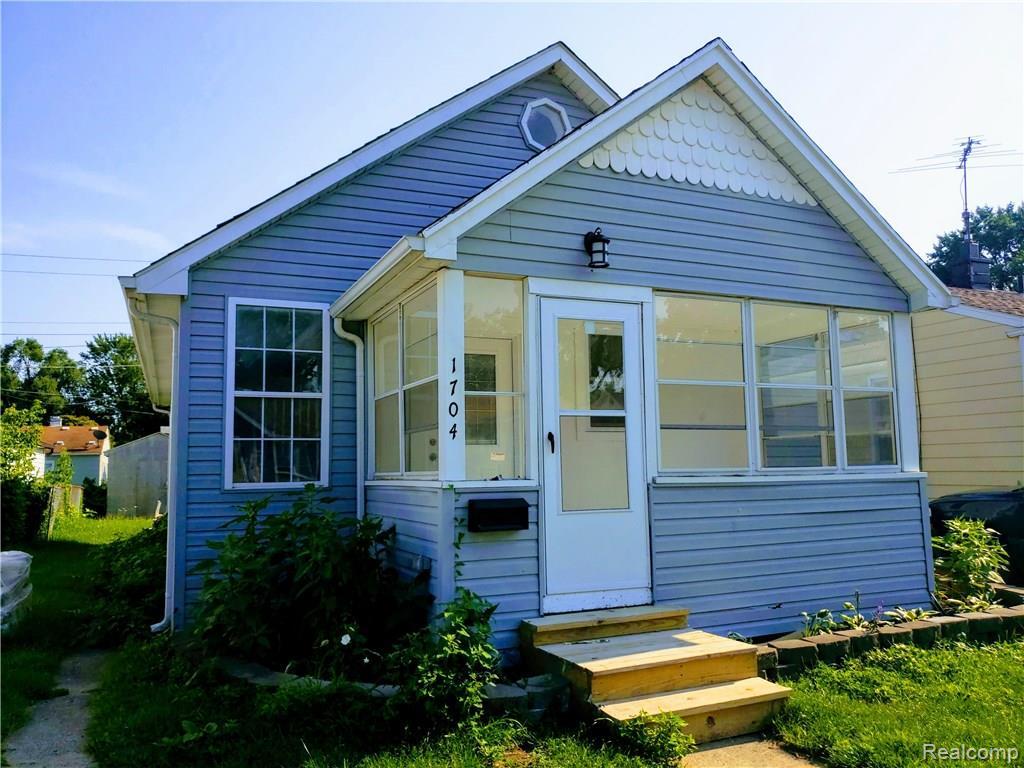 1704 University Street - Photo 1