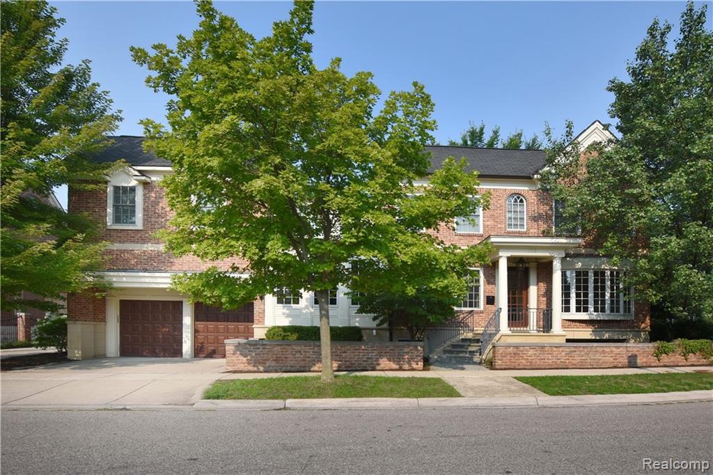 526 Henrietta Street - Photo 1